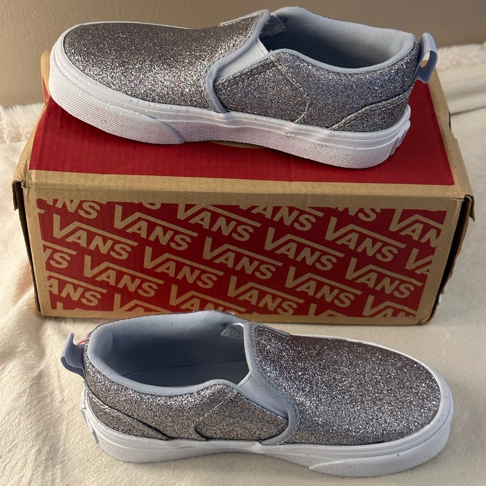 NWT Vans Silver Metallic Asher Slip On Kids Sneaker - Size 11M